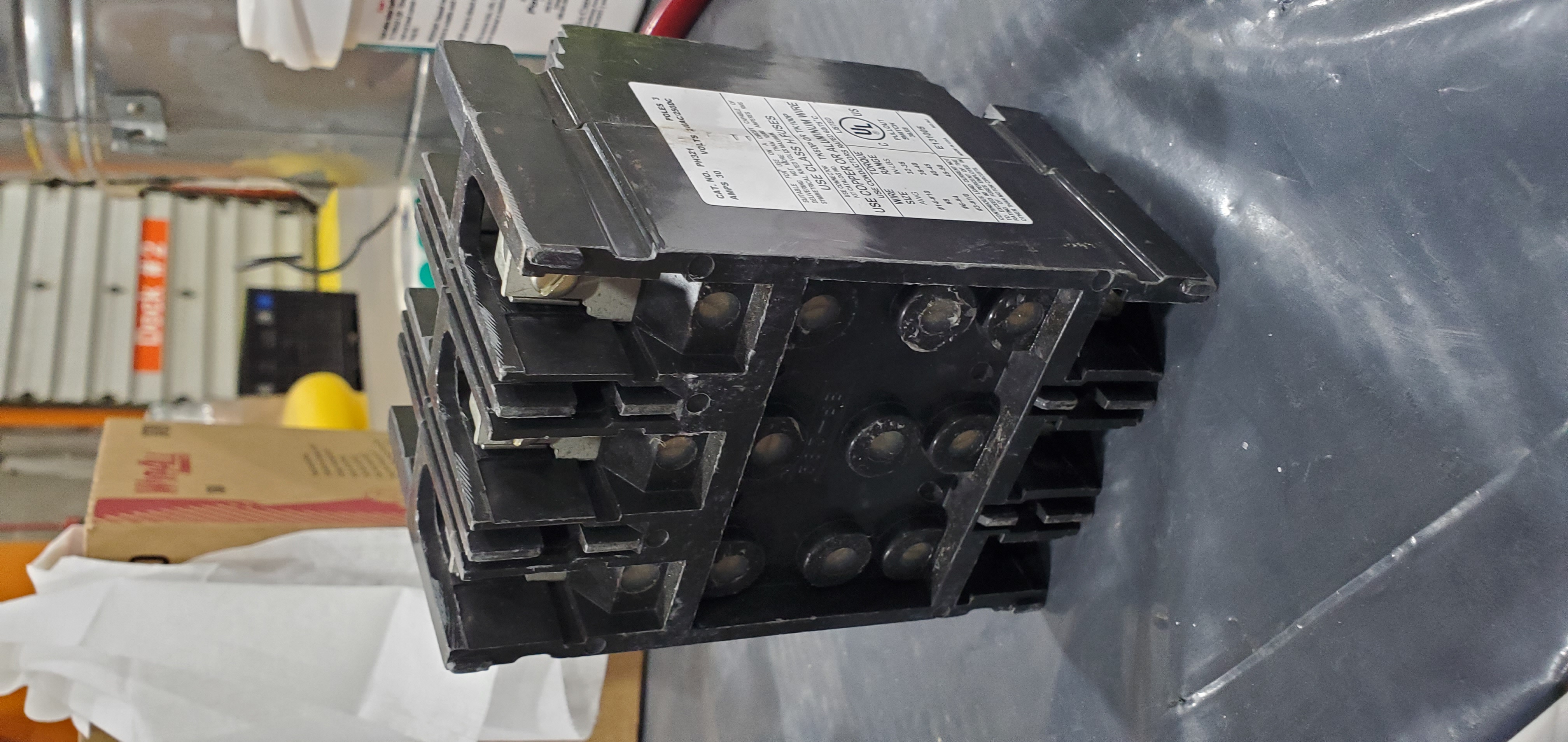 BLOCK, FUSE PULLOUT 3P 240V 30A CU LIVE